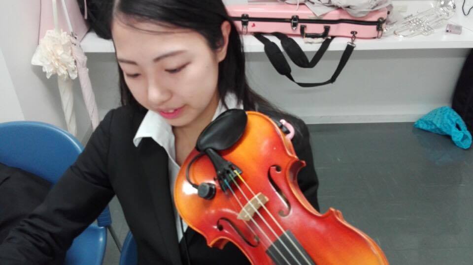 バイオリン（ヴァイオリン）、フィドルに取付ける際のケーブル取り回し